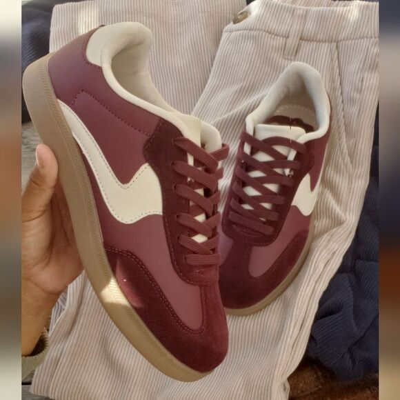 🐻🍂The Taylor// burgundy sneaker - Picture 2 of 3